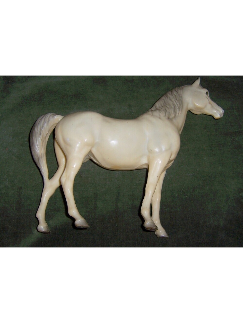 Vintage 70s Breyer Traditional Family Arabian Mare–Alabaster